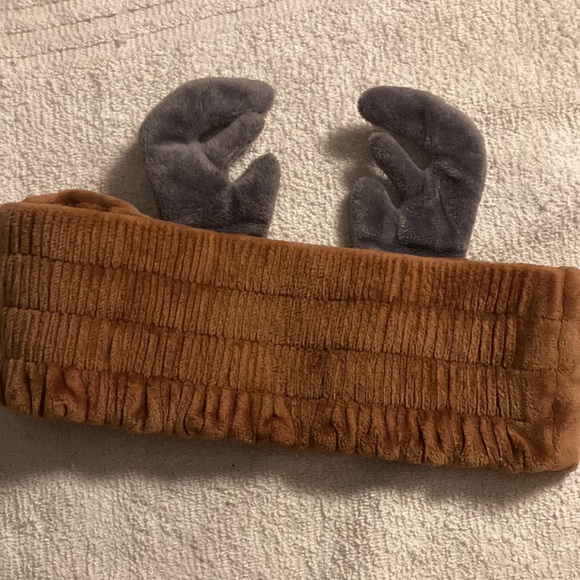 Something to put around your head, great for Christmas,great for sleep - Picture 2 of 5